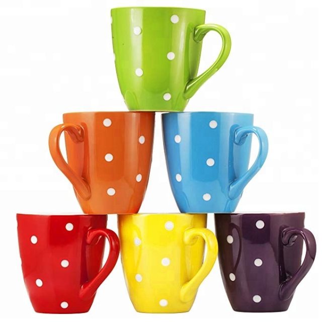 Ceramic mug with colorful spots design (1)