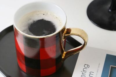 Red Scottish tartan style coffee mug (1)