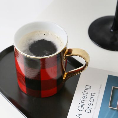 Red Scottish tartan style coffee mug (1)
