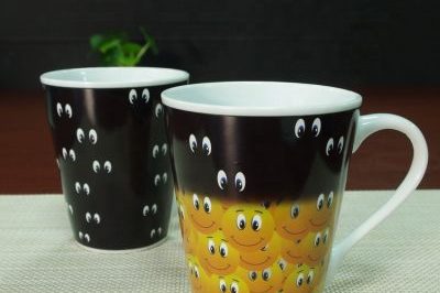 Smiling funny color changing mug (1)