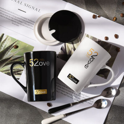 ceramic coffee mug with handle